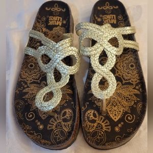 Women's size 10.5 Muk Luks sandals